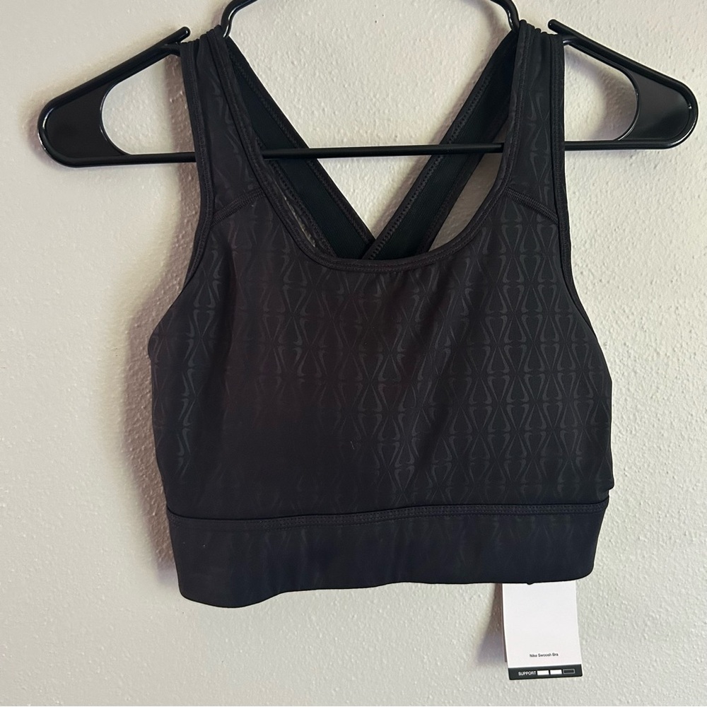 NWT Nike Medium Support Sports Bra
